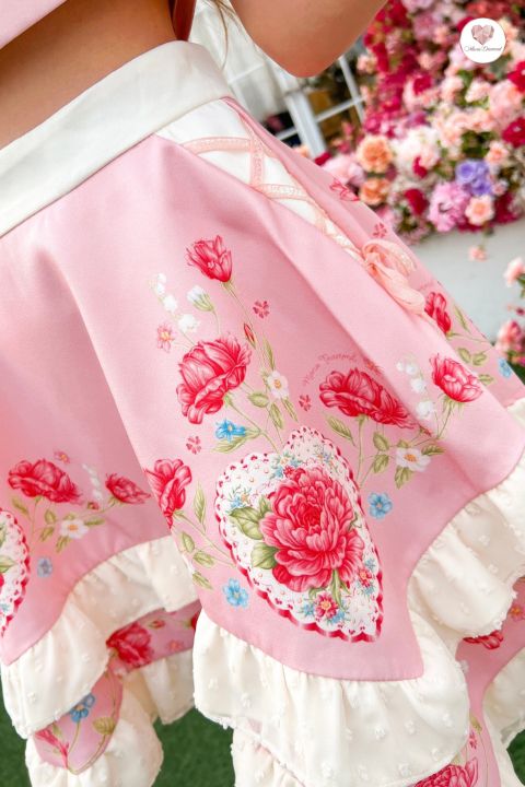i-fancy-you-set-เสื้อ-กระโปรง-2-ชิ้น-พิมพ์ลายดอกไม้หัวใจเเต่งดีเทลหัวใจตรงกลางอกคอปกเกาหลีสุดๆ