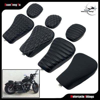 ♛ที่คลุมเบาะรถยนต์เบาะด้านหน้าและเบาะหลังมอเตอร์ไซค์หนัง PU แบบใหม่สำหรับ Harley Sportster XL1200 72 48 XL883 883 2004-2019