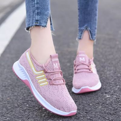 รองเท้าผู้หญิงรุ่นฤดูร้อน 2022 รองเท้าผู้หญิงรองเท้าวิ่งที่สะดวกสบายแฟชั่นลูกไม้สายรองเท้าระบายอากาศรองเท้ากีฬาผู้หญิง