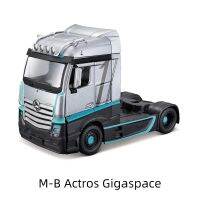 Bburago 1:43 Mercedes-Benz Actros Gigaspace 4X 2รถแทรกเตอร์ขนาดใหญ่รถบรรทุกหัวตายหล่อสะสมงานอดิเรกของเล่นแบบจำลองรถมอเตอร์ไซค์