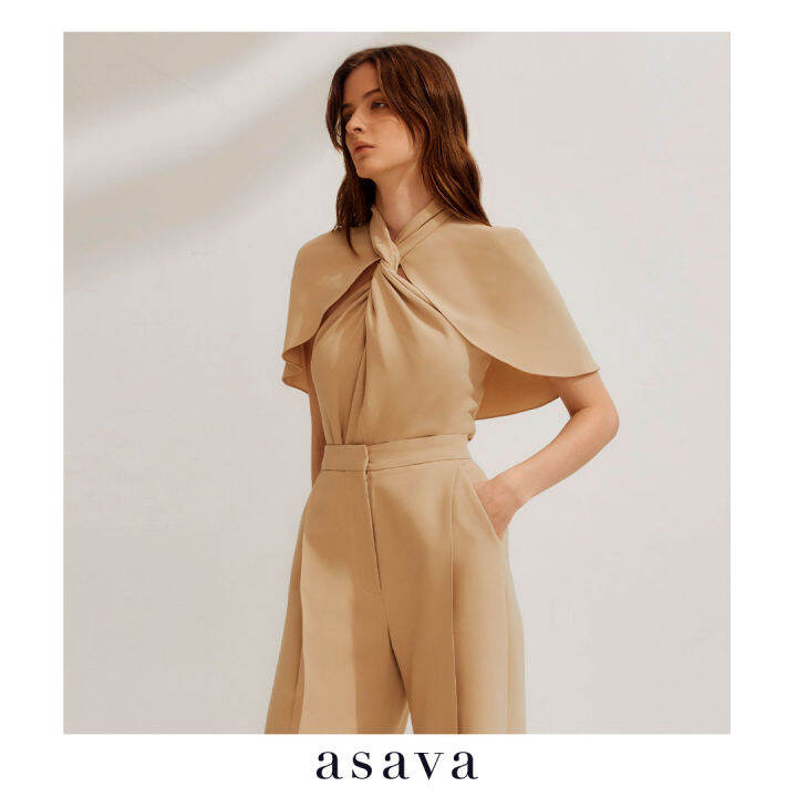 asava-ss23-asava-draped-cape-blouse-เสื้อผู้หญิง-แขนเคป-แต่งเดรปด้านหน้า-แต่งกระดุมคอ-ซิปหลัง