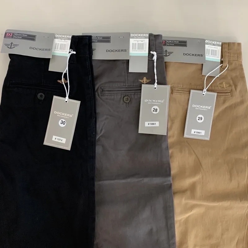 Signature Khakis, Relaxed Fit – Dockers®