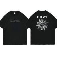 ☇Logy LOEWE Luo Ywei 22SS รองเท้าส้นสูงด้านหลังพิมพ์รอบคอเฉพาะผู้ชายและผู้หญิงเสื้อยืดแขนสั้นผ้าฝ้ายหลวม