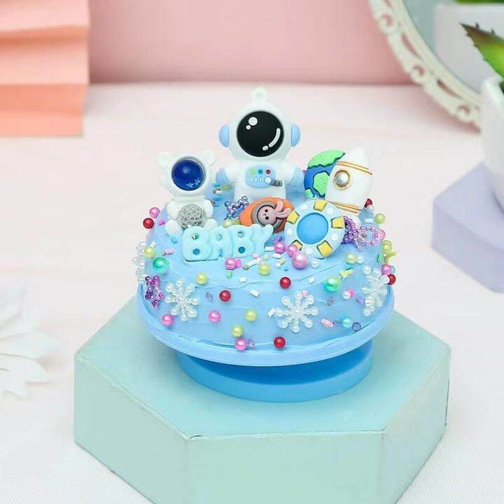 ewyn-cake-music-box-กล่องดนตรีแฮนด์เมด-ครีมหมากฝรั่ง-diy-หมุนกล่องดนตรี-ทำด้วยมือ-กระเป๋าวัสดุ-ของขวัญสำหรับเด็ก