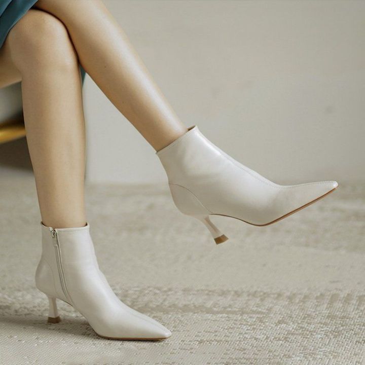 รองเท้าบูทสั้นส้นสูงสีน้ำตาลสำหรับผู้หญิง-รองเท้าบูทหนังแกะแท้กำมะหยี่ส้นเล็กหัวแหลมสีขาวหนังแกะส้นเข็ม-wrd292