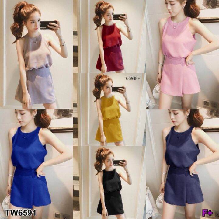 tw6591-set-2-ชิ้น-เสื้อคอกลมไหล่ล้ำ-กางเกงกระโปรงสั้น