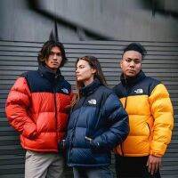 ใหม่รุ่น NORTH FACE เวอร์ชันอเมริกันเสื้อแจ็คเก็ตขนเป็ดฤดูหนาวกันน้ำกันลมและให้ความอบอุ่นสไตล์เดียวกันสำหรับแจ็คเก็ตขนมปังคู่รักชายและหญิงสำหรับนักเรียนดั้งเดิม