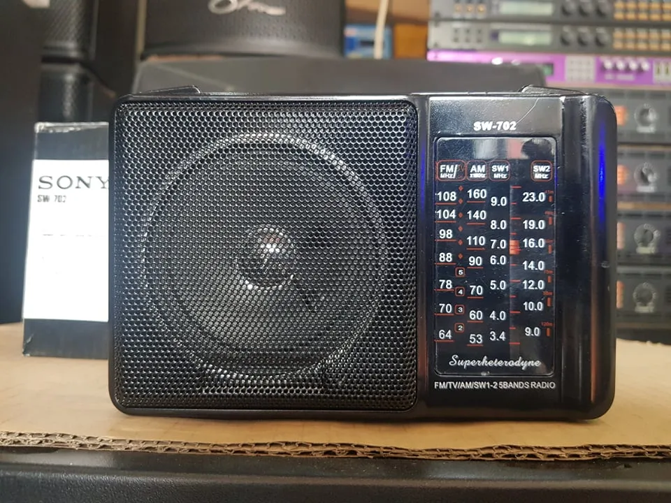 Đài Radio SONY SW-702: Thu sóng 5 kênh . 