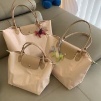 LONGCHAMP 2022กระเป๋าผ้าไนลอนแบบใหม่70th ปักสะพายไหล่แบบพกพาผ้าใบกระเป๋าความจุมากแม่