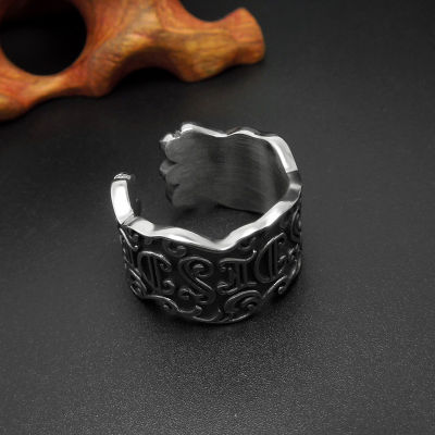 แหวนเหล็กไทเทเนียมอ้างอิงถึงแหวนไททาเนียมสำหรับผู้ชายหมายถึงแหวนนิ้วกลางนิ้วชี้แบบเปิดของผู้หญิง