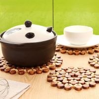 1Pcs Desk Table Mats Round Bamboo Place Mat Chinese Style Insulation Pads Against Coasters Hollow Wooden Pot Cup Mat Kitchen