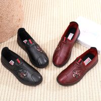 [COD] Old cloth shoes womens spring and autumn new embroidered comfortable casual slip-on polyurethane sole middle-aged elderly