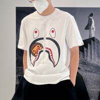 BAPE แขนสั้นซิปพิมพ์รอบคอฉลามแบบหลวมฤดูร้อนเสื้อยืดแบบหลวม