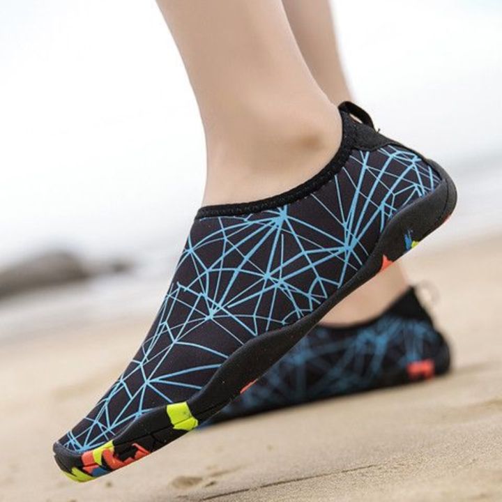 hot-sale-new-beach-swimming-shoes-womens-barefoot-skin-fitting-soft-adult-wading-breathable-male-upstream-snorkeling