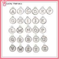 LUCKY HAIRACC 130pcs โลหะผสมอัลลอยด์ เครื่องรางตัวอักษรโบราณ กลมกลมๆ เงินสีเงิน จี้ตัวอักษร A-Z ที่มีเสน่ห์ ดีไอวาย ห้อยเสน่ห์เริ่มต้น สำหรับสร้อยคอ