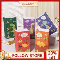 N73VHRHM 12Pcs ดิโนคำราม ถุงกระดาษของขวัญ การ์ตูนไดโนเสาร์ พร้อมสติกเกอร์ ห่อของขวัญ รีไซเคิลได้นำ กระเป๋าถือแบบถือ ถุงบรรจุภัณฑ์คุกกี้ขนม อุปกรณ์ปาร์ตี้ป่าสำหรับเด็ก