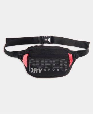 SUPERDRY SPORT BUMBAG กระเป๋าคาดอก สำหรับผู้หญิง สี Black