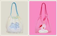 กระเป๋าสะพายไหล่ ถือ Care Bears  เนื้อผ้าไนลอนญี่ปุ่น ลายปักแบบ 3D ขนาด 53×20×33 cm (ไม่รวมสาย)