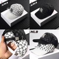 MLB (พร้อมส่ง) หมวกแก็ป JACQUARD MONOGRAM CURVED CA