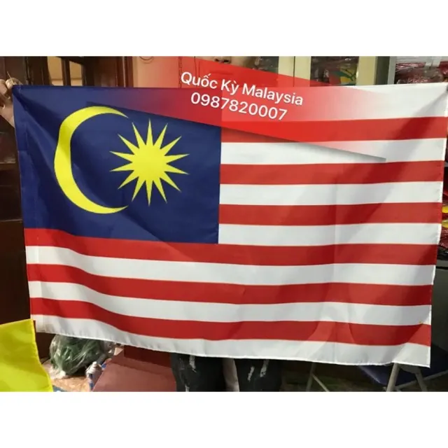 Năm 2024, mỗi góc phố đều được thắp sáng bởi cờ quốc kỳ Malaysia 80x120cm. Với kích thước rộng rãi, Quốc kỳ Malaysia chắc chắn sẽ thu hút mọi ánh nhìn. Sự tự hào của người dân Malaysia sẽ được lan tỏa đến mọi người thông qua chiếc cờ này.