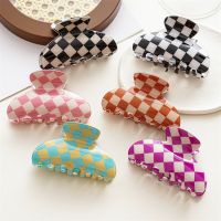 Checkerboard Grab Hair Clip Hair Accessories for Women Acrylic Color Plaid Hairpin Shark Clip Girl Head Accessories Hair Claw