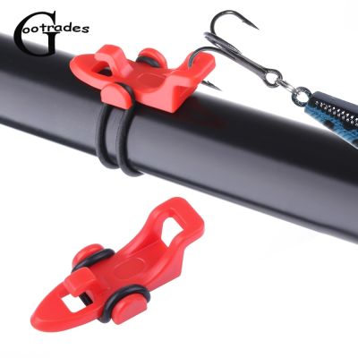 1SET Fishing Hook Keeper Plastic Lure Bait Holder With 3 Rubber Rings Bait Fixed For Fishing Rod Fishing Gear Portable Accessori