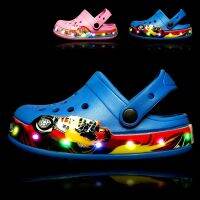 LED Flashing Girl Boy Kids Sneaker Hole Sandals First Walker Childrens Boots In Summer Hollow Baby Beach Shoes