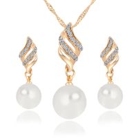 3PCS Europe and America Pearl Diamond Jewelry Fashion Simple Twists Chain Earrings Necklace Jewelry Set 【BYUE】