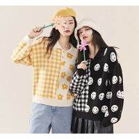 พร้อมส่ง ?oversized knitted sweater?สเวตเตอร์ไหมพรมคอปก ลาย Black Smiley&amp;Yellow Daisy