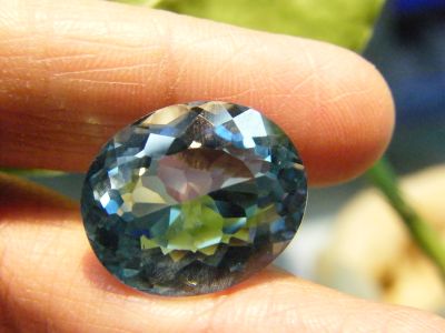 พลอย รูปไข่  สี อะความารีน (Swiss AQUAMARINE) 18X16 มม 1 เม็ด ..17 กะรัต ...LAB CREATED QUARTZ  Gemstone 18X16 MM  WEIGHT 17 CARATS OVAL Shape 1 PIECE