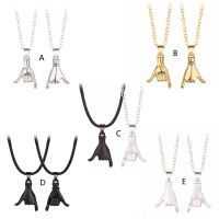 N58F 2 Pcs Hand Pendant Necklace Couple Neck Chain Lightweight Forever Love Delicate Valentines Gifts Swear Oath