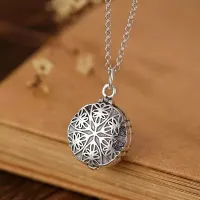 Sterling Silver Gawu Box Embossed Personality Pendant Womens Autumn and Winter Vintage Pattern Openable Pendant Necklace Headpiece 23F6