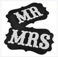 [In stock] ของใหม่ mrmrs นายและนางหมั้นอุปกรณ์ถ่ายภาพ แต่งงานแต่งงานกระดาษดึงธง และเก้าอี้ธงแขวน