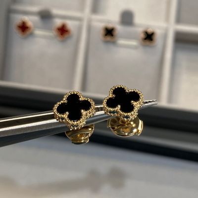 Sweet Mini Four Leaf Clover Stud Earrings Earstuds with Mother of pearl / Malachite / Carnelian / Onyx / Turquoise 18K Gold Plated VGold with 925 SilvTH