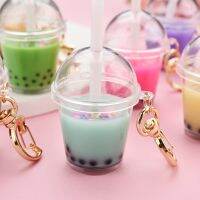 [HOT QIKXGSGHWHG 537] สร้างสรรค์จำลองมินิมุกนมชาถ้วยพวงกุญแจอินเทรนด์บุคลิกภาพดวงจันทร์หัวเข็มขัดมุกนมชาพวงกุญแจสาวกระเป๋าเสน่ห์ของขวัญ