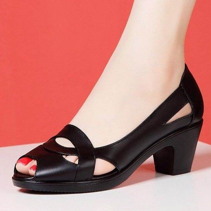 pumps peep toe
