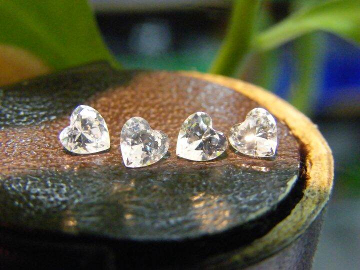 คิวบิกเซอร์โคเนีย-เพชรรัสเซีย-cubic-zirconia-รูปหัวใจ-สีขาว-white-american-diamond-stone-heart-shape-2-5x2-5mm-white-10-pcs-เม็ด