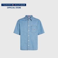 Tommy Hilfiger เสื้อเชิ้ตแขนสั้นผู้ชาย รุ่น DM0DM16432 1AB - สีฟ้า