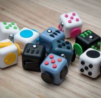 ฟิดเจ็ทคิวบ์ Cube Hand Fidget คิวบ์ Fidget Toy ของเล่นแก้เบื่อ ของเล่นคลายเครียด ปุ่มกด ฟิดเจ็ท เต๋าคลิก