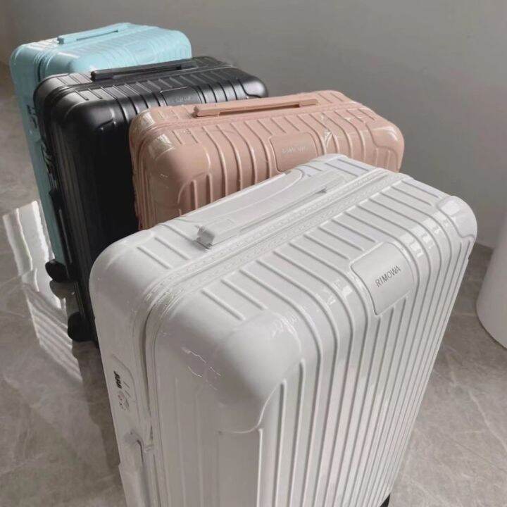 Rimowa Luggage   Da51e8f9db1bc3b3517f8ded133044ab  720x720q80 