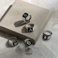 ♂แหวนตัวอักษร แหวนรมดำ แหวนชาย แหวนหญิง แหวนhandmade The Alphabet Classic Series (ตัวอักษร A-Z ได้ 1 ตัว) แถมผ้าเช็ดแหวน♒