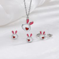 [COD] Heart-beating little rabbit earrings female 2023 new year suit collarbone chain pink love necklace