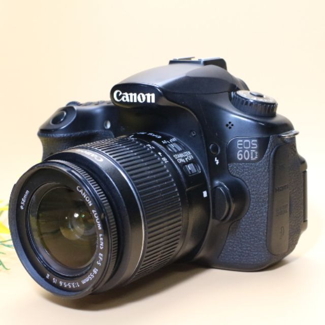 Ống kính 18-55mm IS II là một trong những sản phẩm chất lượng nhất từ Canon. Với khả năng chụp ảnh rõ nét và độ phân giải cao, chiếc ống kính này sẽ giúp bạn ghi lại những khoảnh khắc tuyệt vời trong cuộc sống. Nếu bạn đang tìm kiếm một ống kính tuyệt vời cho chiếc máy ảnh của mình, hãy xem hình liên quan để tìm hiểu thêm về sản phẩm này.