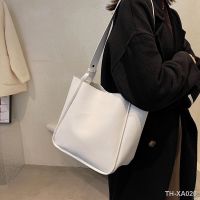 ▪﹍ Popular Retro Ladies Bucket Bag Autumn and Winter Fashion Texture Shoulder Messenger