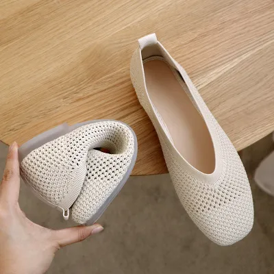 รองเท้านมตาข่ายหัวเหลี่ยมผู้หญิง 2023 รองเท้าลำลองปากตื้นกลวงพื้นนิ่มแบบใหม่