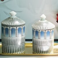 Pot de bougie parfumé château bougeoir boîte de stylo brosse de beauté avec couvercle de rangement en céramique fleur en étain et décoration de bouteille