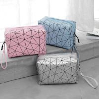 【CC】 Rhombus Pattern Pu Large Capacity Makeup Organizers Multifunctional Toiletry Storage