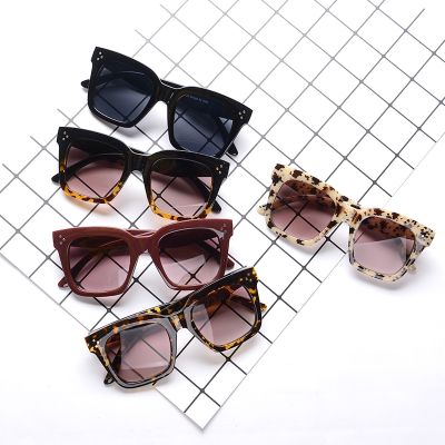 New Black Clear Oversized Square Sunglasses Women Gradient Summer Style Classic Sun Glasses Female Big Square Oculos De Sol