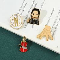 Movie Wednesday Addams Collection Metal Enamel Brooch Cartoon Thing Violin N Logo Lapel Pin for Women Backpack Ornament Toy Gift Fashion Brooches Pins