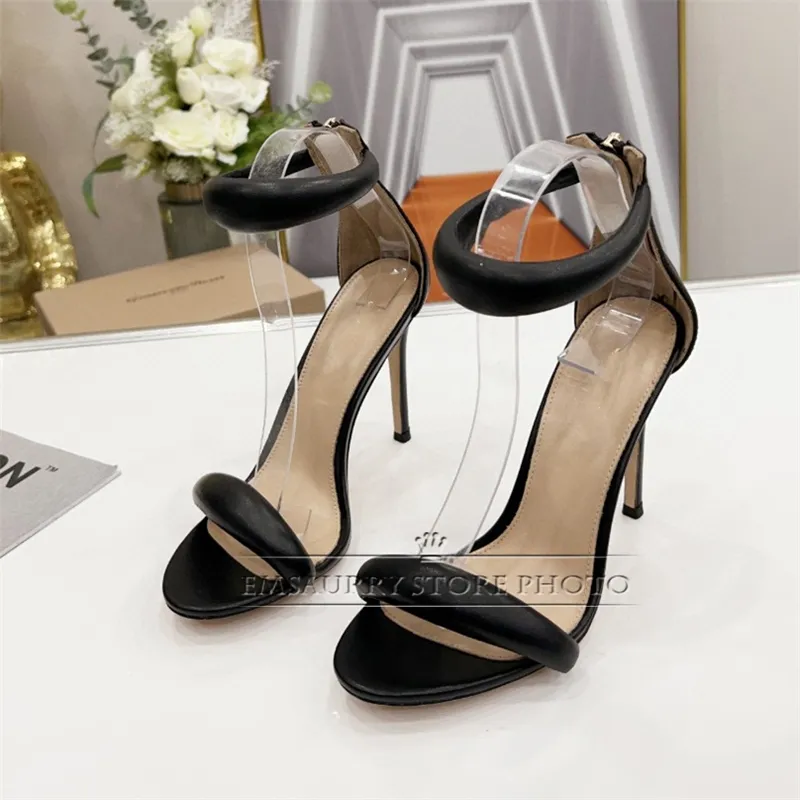 Heels one outlet strap